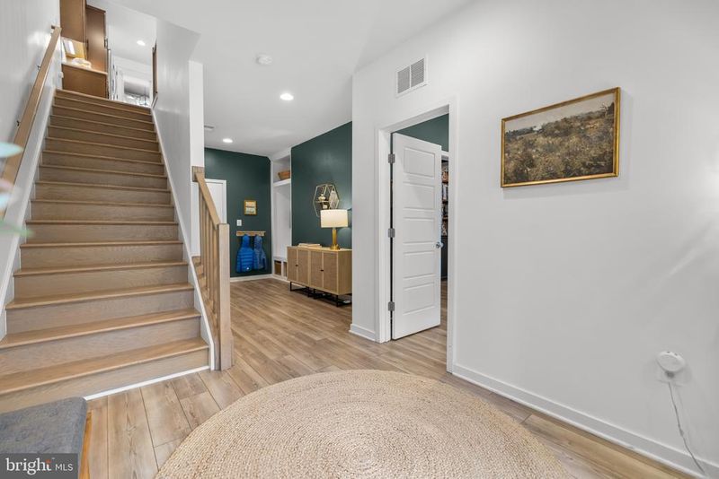 42338 Nelsonville Ter, Brambleton, VA 20148
