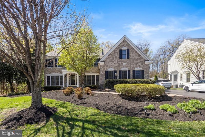 22579 Forest Manor Dr, Ashburn, VA 20148