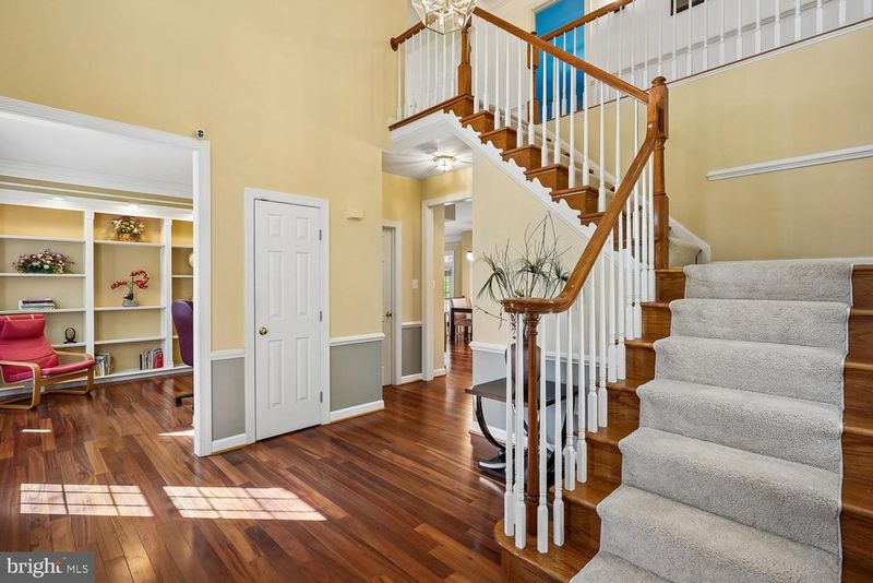 13236 Maplecrest Dr, Potomac, MD 20854