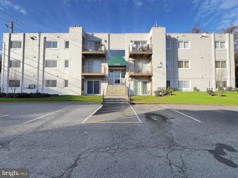 2215 Hunter Pl SE #101, Washington, DC 20020
