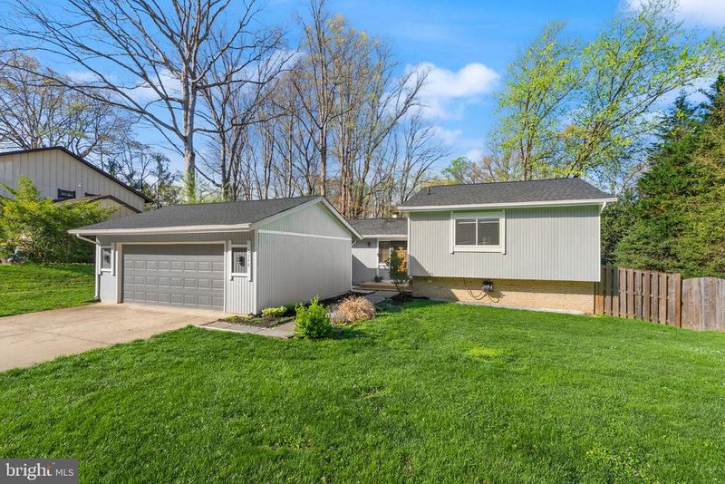 5348 Black Oak Dr, Fairfax, VA 22032