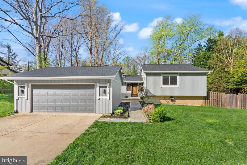 5348 Black Oak Dr, Fairfax, VA 22032