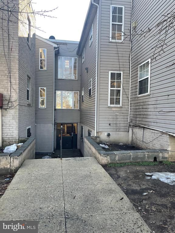 612 Eastern Ave NE #C02, Washington, DC 20019