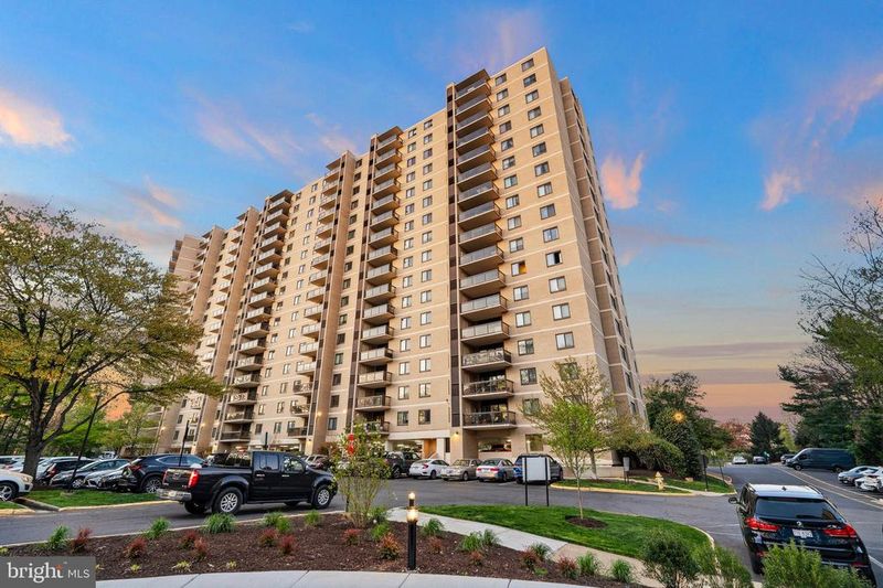 307 Yoakum Pw #706, Alexandria, VA 22304