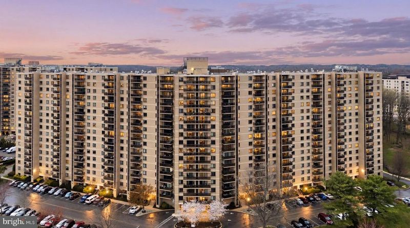 307 Yoakum Pw #706, Alexandria, VA 22304