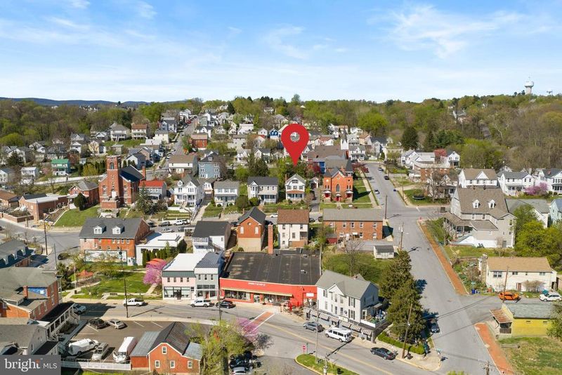 25 E A St E, Brunswick, MD 21716