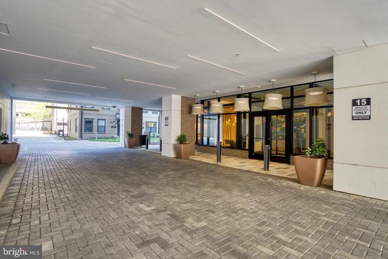 925 N Fairfax St #1004, Alexandria, VA 22314