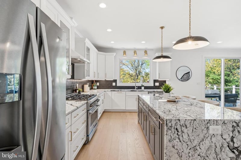 6806 Farragut Ave, Falls Church, VA 22042
