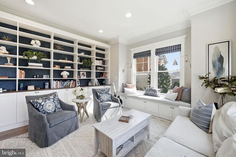 427 Orchard St NW, Vienna, VA 22180