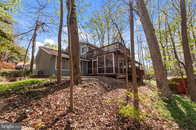 7516 Chancellor Way, Springfield, VA 22153