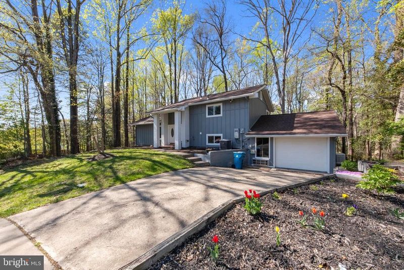 7516 Chancellor Way, Springfield, VA 22153