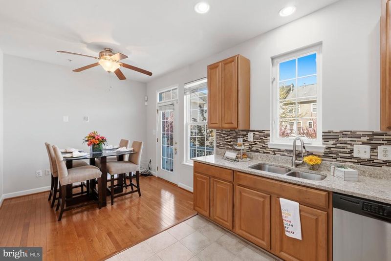 4210 Talmadge Cir, Suitland, MD 20746