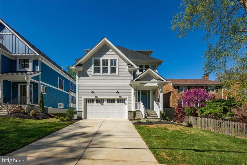 4423 15th St N, Arlington, VA 22207