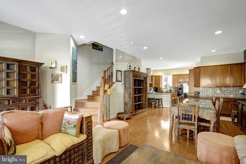 713 E Custis Ave, Alexandria, VA 22301