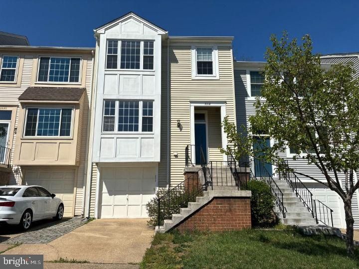3318 Buckeye Ln, Fairfax, VA 22033