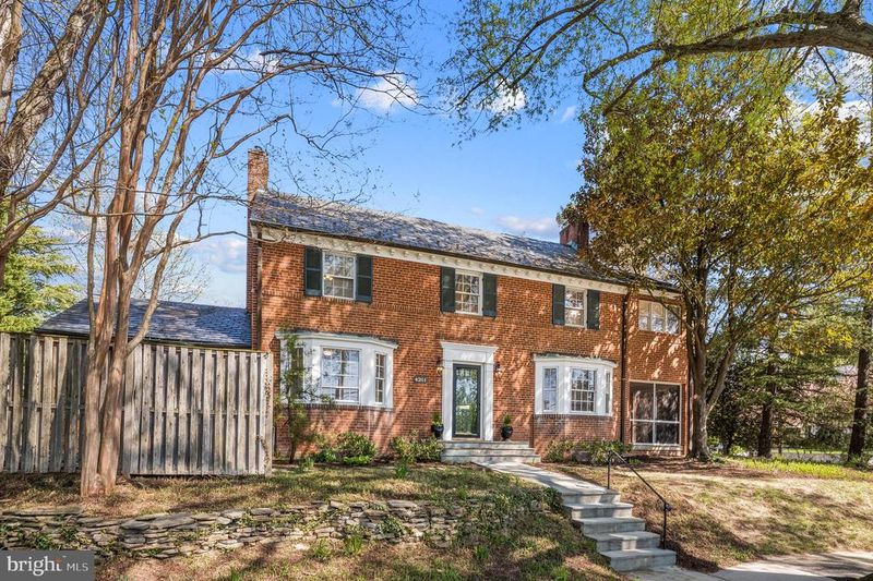 4201 44th St NW, Washington, DC 20016