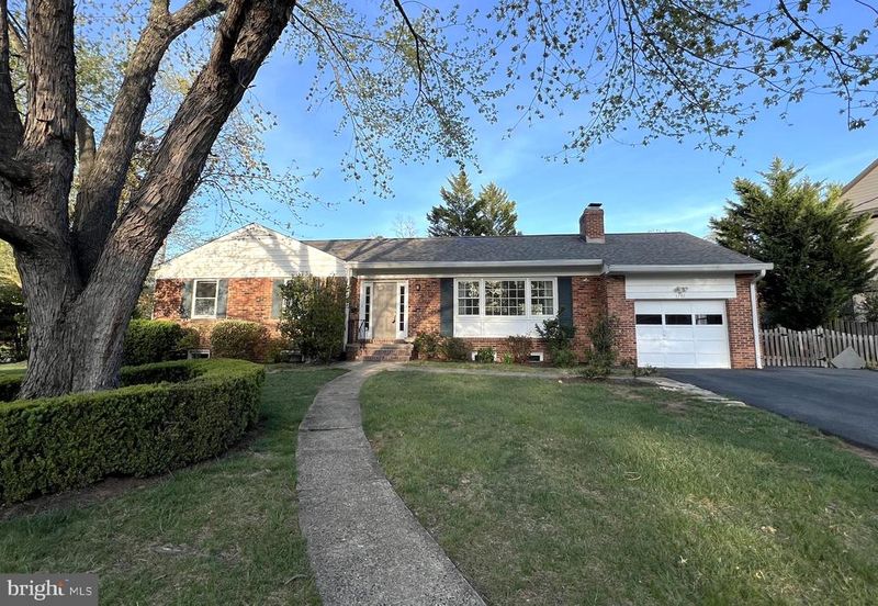 1201 Allendale Rd, Mclean, VA 22101