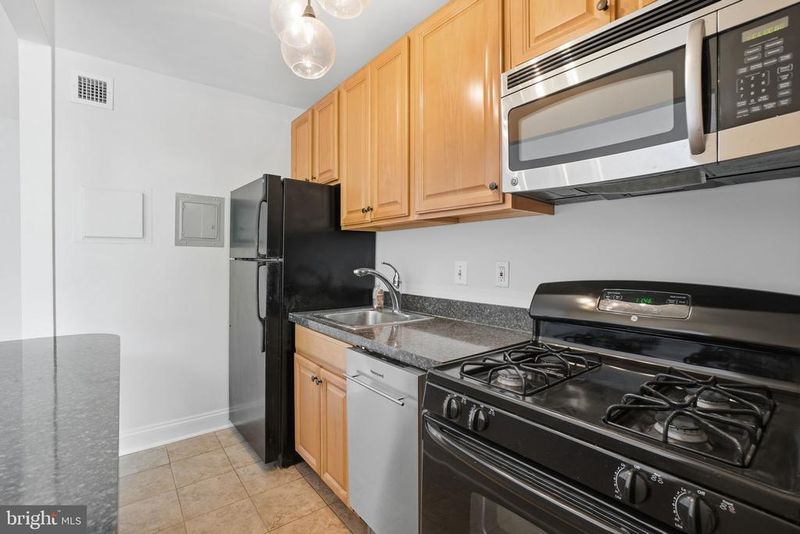 1260 21st St NW #314, Washington, DC 20036