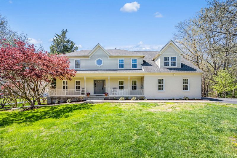 20116 Sweet Meadow Ln, Gaithersburg, MD 20882