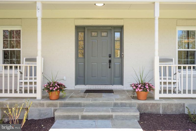 20116 Sweet Meadow Ln, Gaithersburg, MD 20882