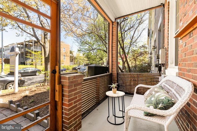 1529 C St SE, Washington, DC 20003