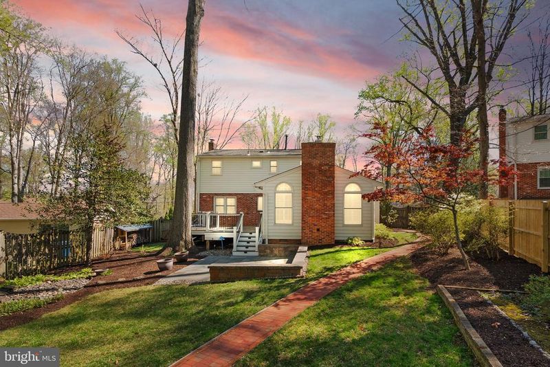 4839 Red Fox Dr, Annandale, VA 22003