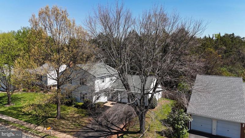 250 E Juniper Ave E, Sterling, VA 20164