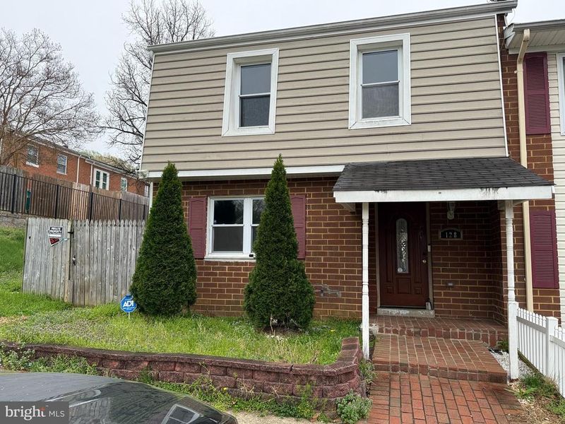 128 Oak Dr, Stafford, VA 22554