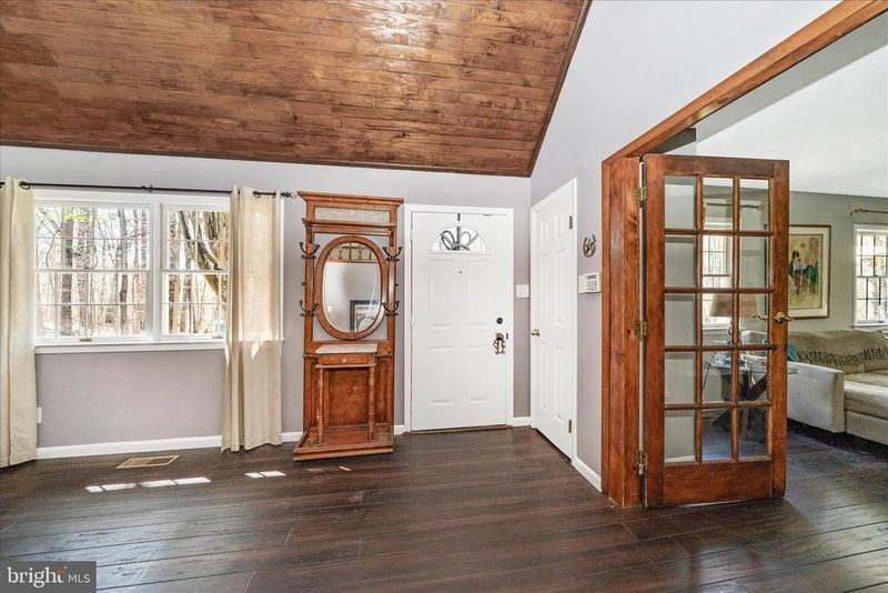 15211 Avery Rd, Rockville, MD 20855