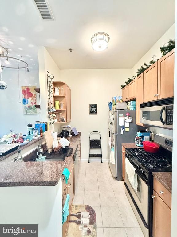309 Holland Ln #139, Alexandria, VA 22314