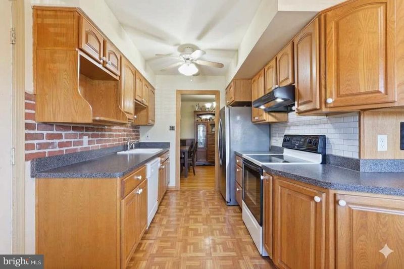 7605 Rosbury Ct, Manassas, VA 20109
