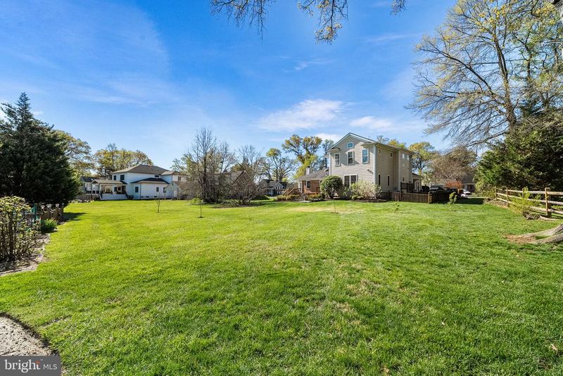 5216 Remington Dr, Alexandria, VA 22309