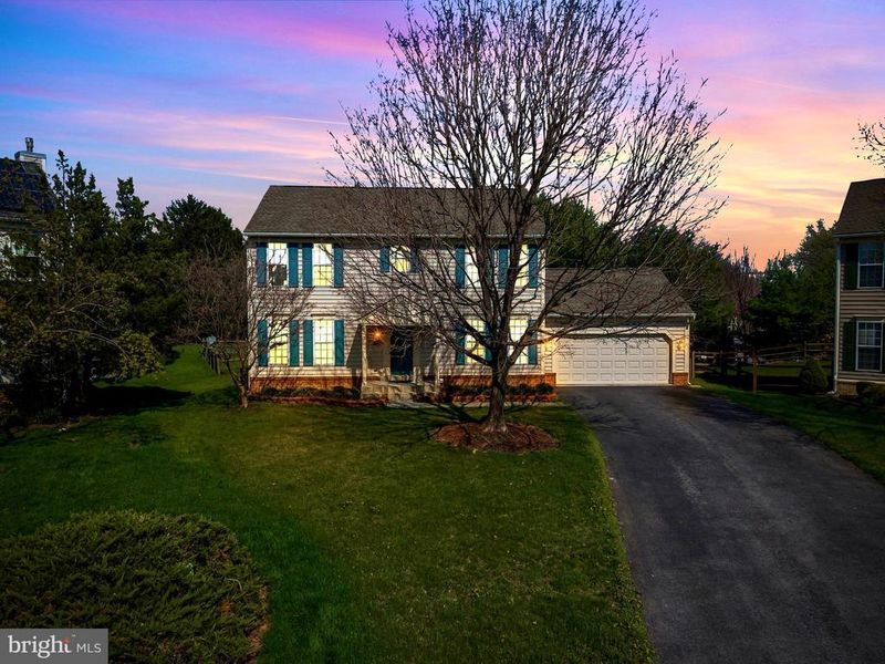 1027 Dulaney Mill Dr, Frederick, MD 21702