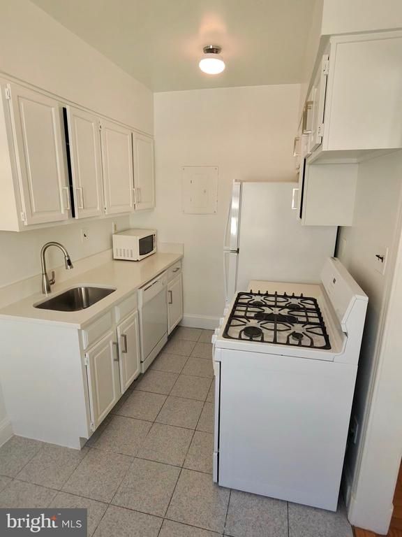 4491 Macarthur Blvd NW #303, Washington, DC 20007
