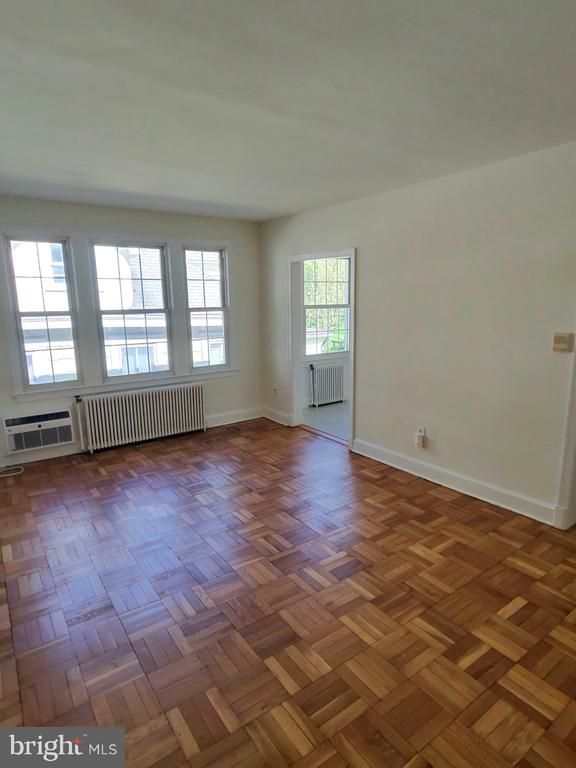 4491 Macarthur Blvd NW #303, Washington, DC 20007