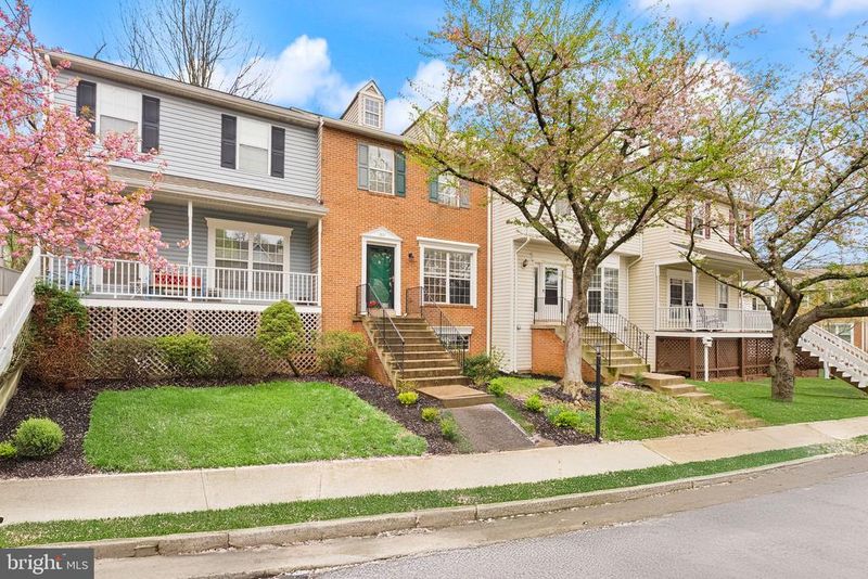 303 Rangers Way SE, Leesburg, VA 20175