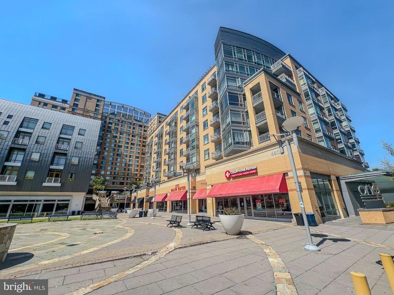 6506 America Blvd #603, Hyattsville, MD 20782