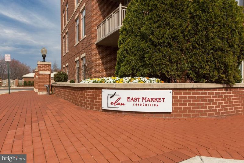 4490 Market Commons Dr #312, Fairfax, VA 22033