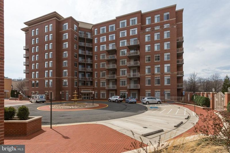 4490 Market Commons Dr #312, Fairfax, VA 22033