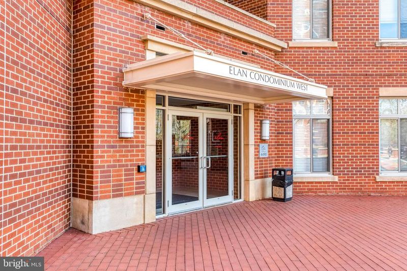 4490 Market Commons Dr #312, Fairfax, VA 22033