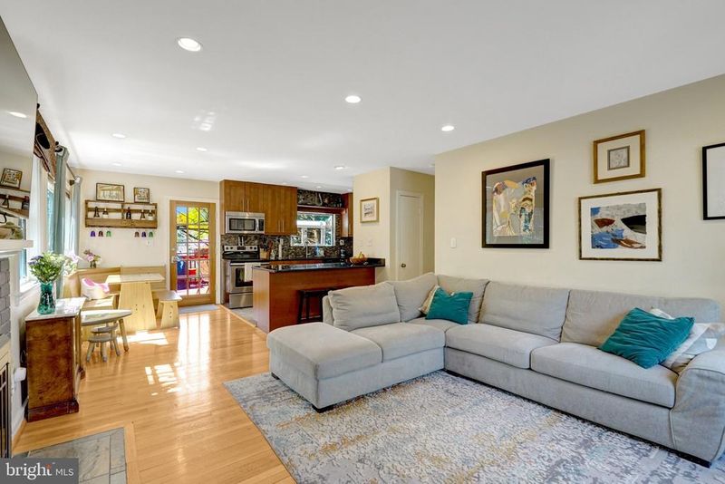912 N Jacksonville St, Arlington, VA 22205