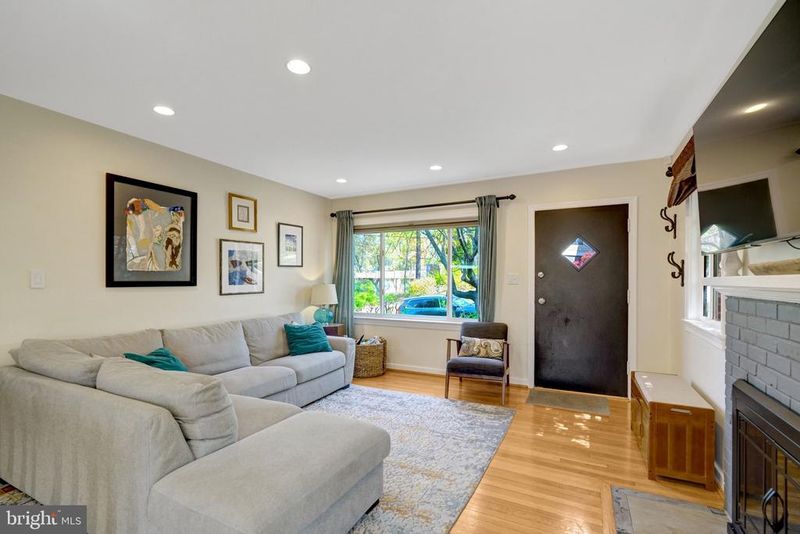 912 N Jacksonville St, Arlington, VA 22205