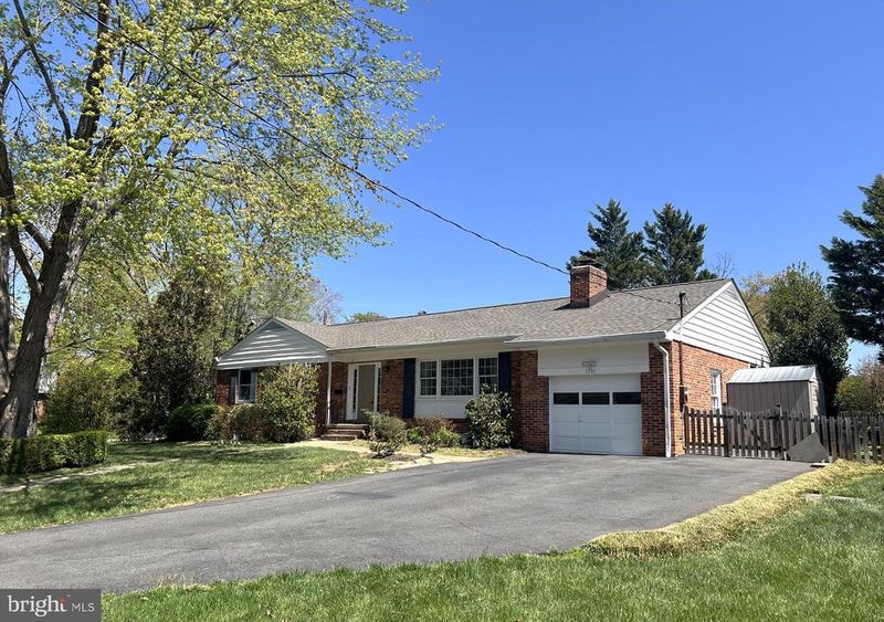 1201 Allendale Rd, Mclean, VA 22101