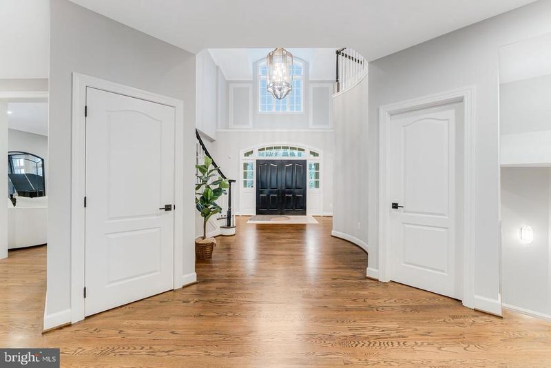 7814 Crownhurst Ct, Mclean, VA 22102