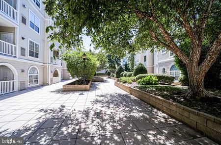 4550 Strutfield Ln #2225, Alexandria, VA 22311
