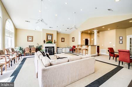 4550 Strutfield Ln #2225, Alexandria, VA 22311