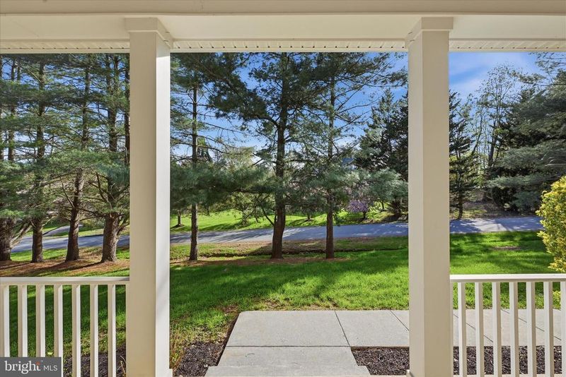 17550 Deavers Ct, Hamilton, VA 20158