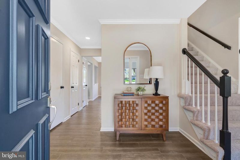 9810 Vertain Ct, Fairfax, VA 22032