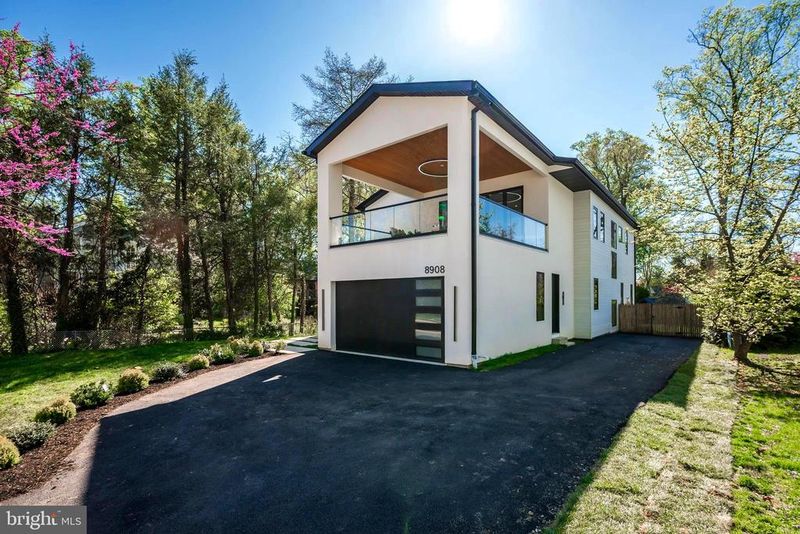 8908 Mohawk Ln, Bethesda, MD 20817