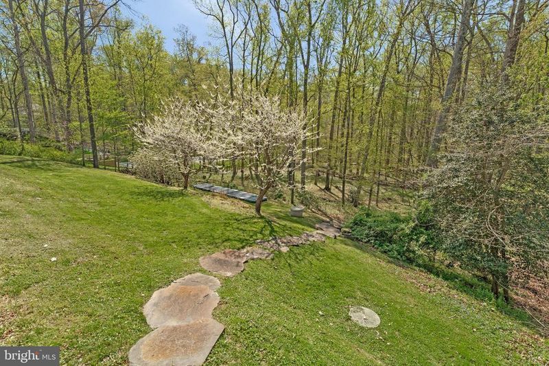 8611 Brook Rd, Mclean, VA 22102